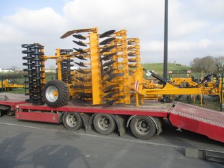 Disc stubble cultivator Agrisem Disc-O-Mulch Gold traîné Repliable