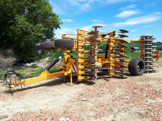 Stubble cultivator Agrisem Maximulch Série 3 traîné Repliable