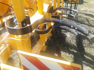 Tined stubble cultivator Agrisem Vibromulch porté Repliable