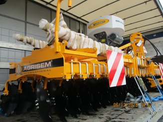 Disc stubble cultivator Agrisem Disc-O-Mulch Gold porté Repliable