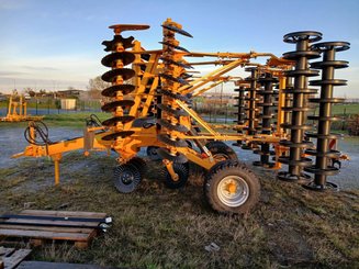 Disc stubble cultivator Agrisem Disc-O-Mulch Série R traîné Repliable